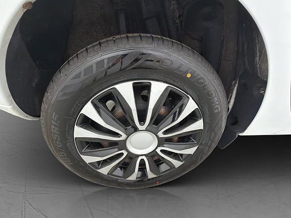 Dacia Sandero 25 of 27