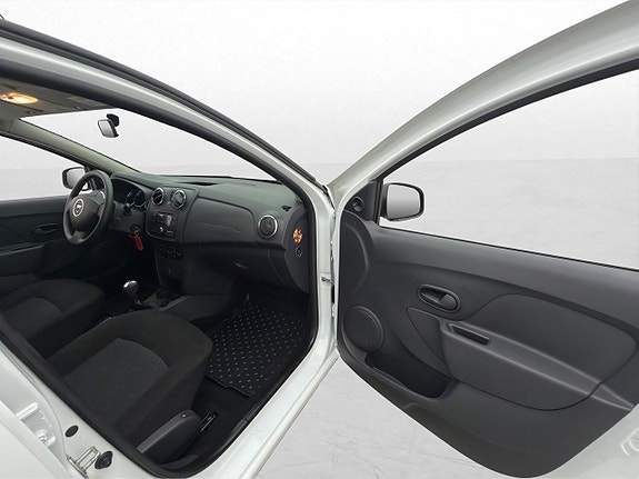 Dacia Sandero 22 of 27