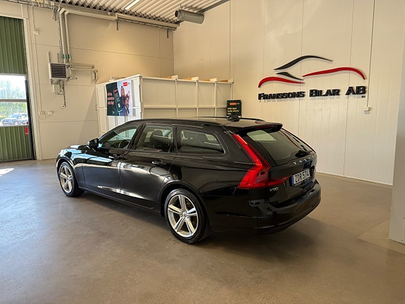 Volvo V90 4 of 22