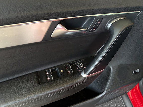 Volkswagen Passat Alltrack 16 of 28