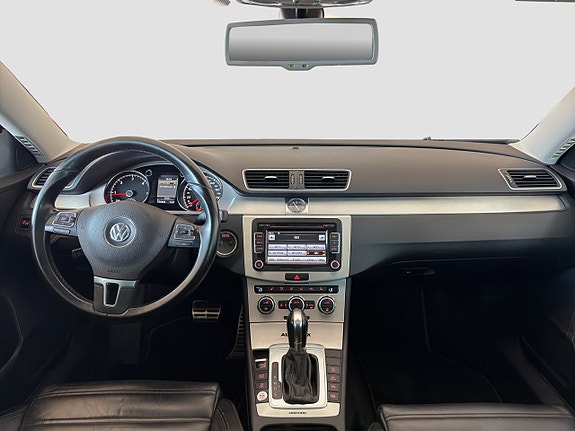 Volkswagen Passat Alltrack 13 of 28