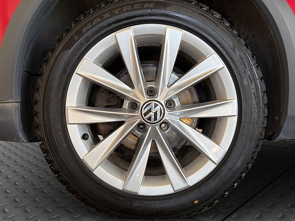Volkswagen Passat Alltrack 26 of 28