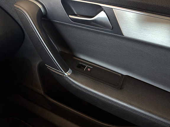 Volkswagen Passat Alltrack 18 of 28