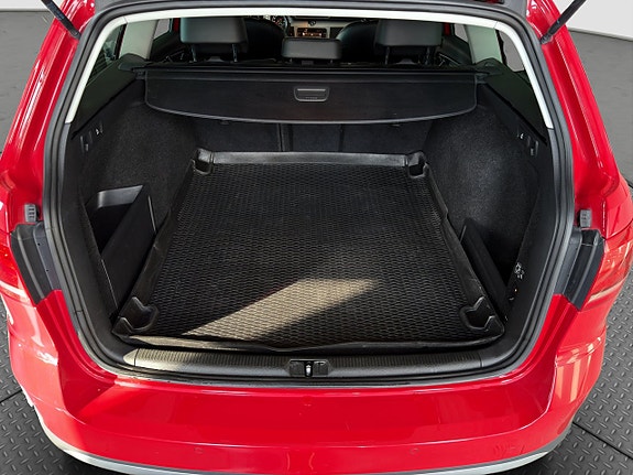 Volkswagen Passat Alltrack 20 of 28