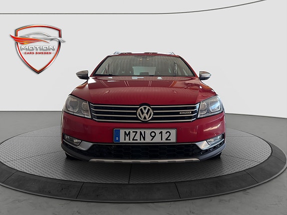 Volkswagen Passat Alltrack 2 of 28