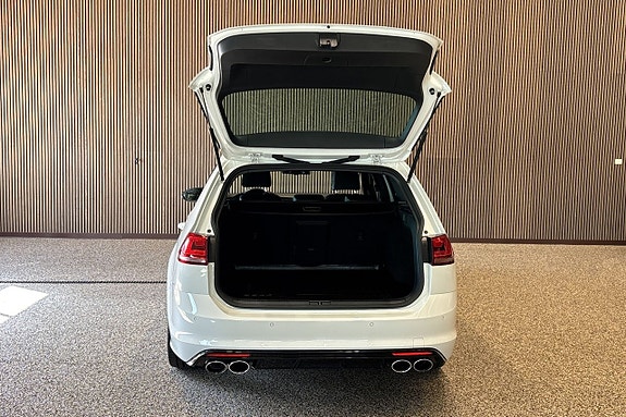 Volkswagen Golf VII 10 of 11