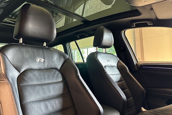 Volkswagen Golf VII 7 of 11