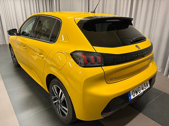 Peugeot 208 3 of 10