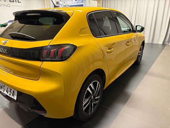 Peugeot 208 4 of 10
