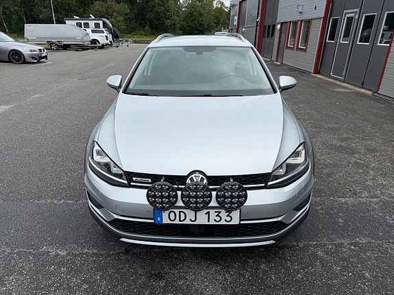 Volkswagen Golf Alltrack 4 of 18