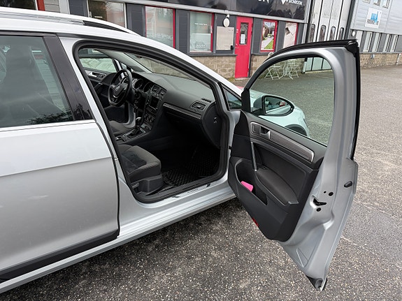 Volkswagen Golf Alltrack 17 of 18