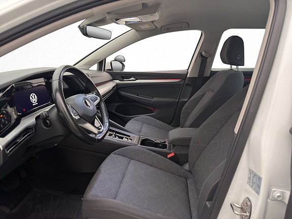 Volkswagen Golf VIII 11 of 30