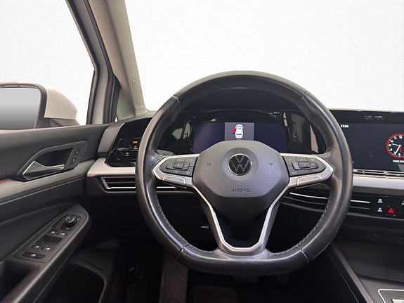 Volkswagen Golf VIII 13 of 30