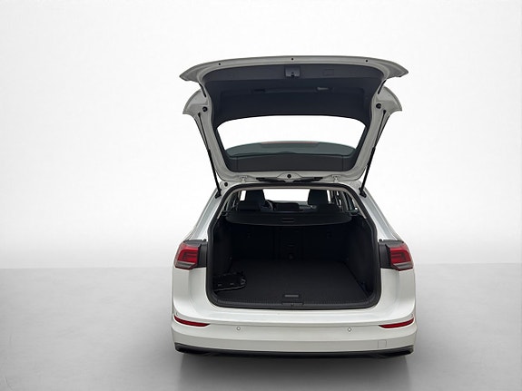 Volkswagen Golf VIII 27 of 30