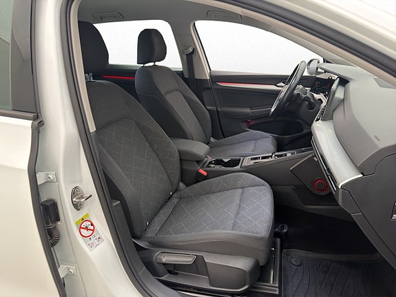 Volkswagen Golf VIII 14 of 30