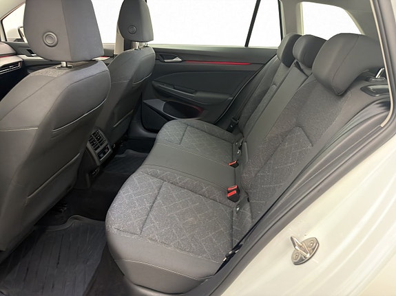 Volkswagen Golf VIII 16 of 30