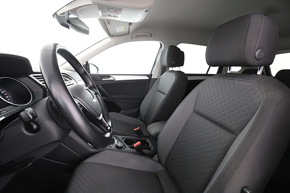 Volkswagen Tiguan 11 of 30