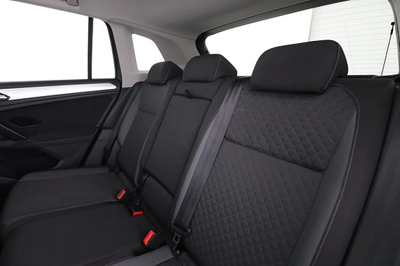 Volkswagen Tiguan 15 of 30