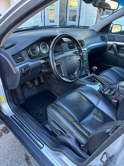 Volvo S80 3 of 5