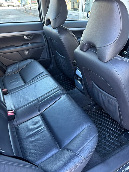 Volvo S80 4 of 5