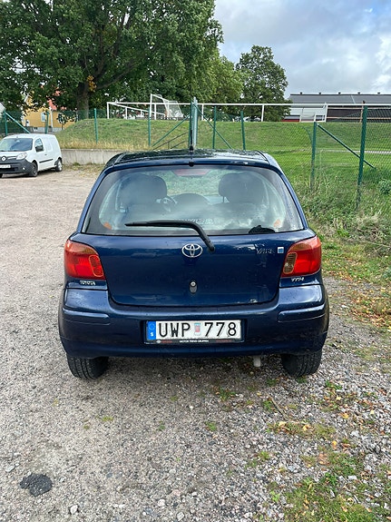 Toyota Yaris 9 of 22