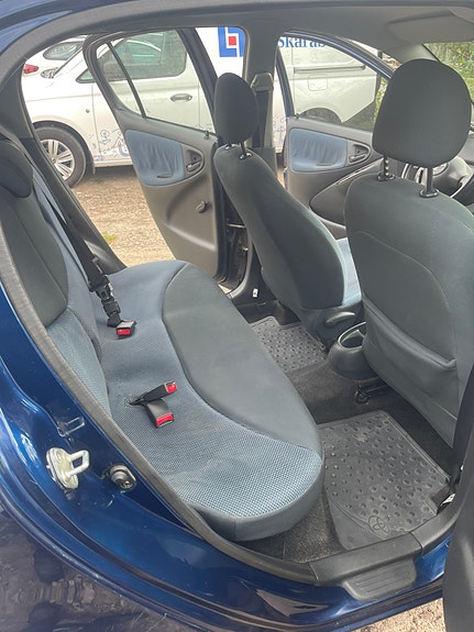 Toyota Yaris 22 of 22