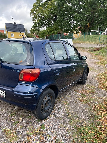 Toyota Yaris 7 of 22