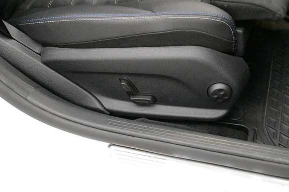 Mercedes-Benz C300 15 of 27