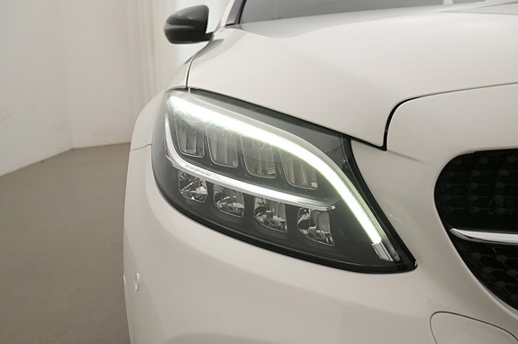 Mercedes-Benz C300 26 of 27