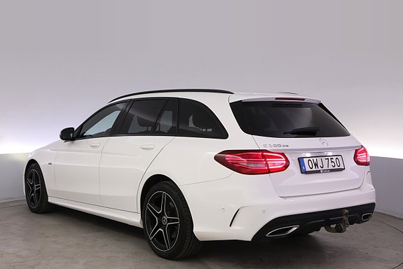 Mercedes-Benz C300 4 of 27