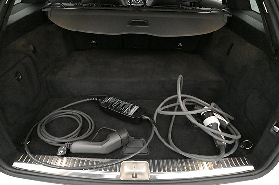 Mercedes-Benz C300 23 of 27