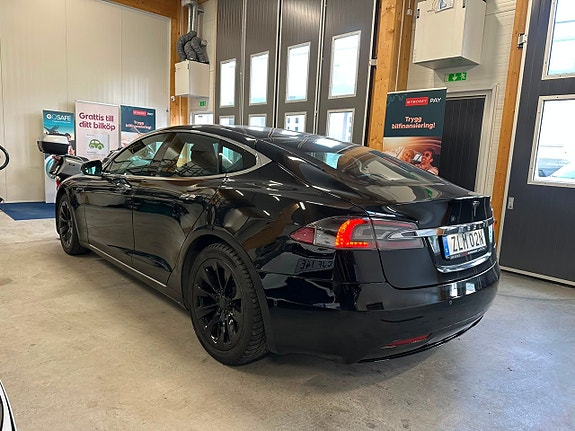 Tesla Model S 5 of 20