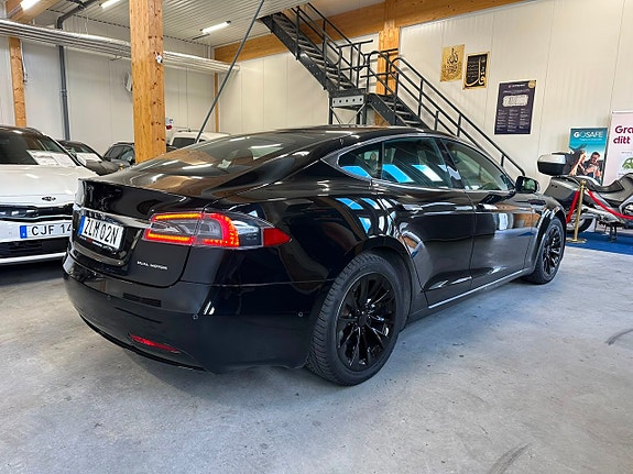 Tesla Model S 7 of 20