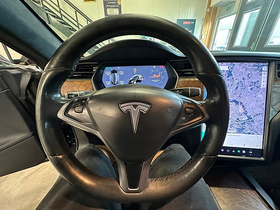 Tesla Model S 14 of 20