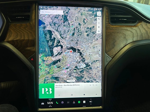 Tesla Model S 15 of 20