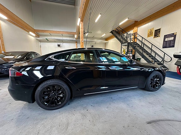 Tesla Model S 6 of 20