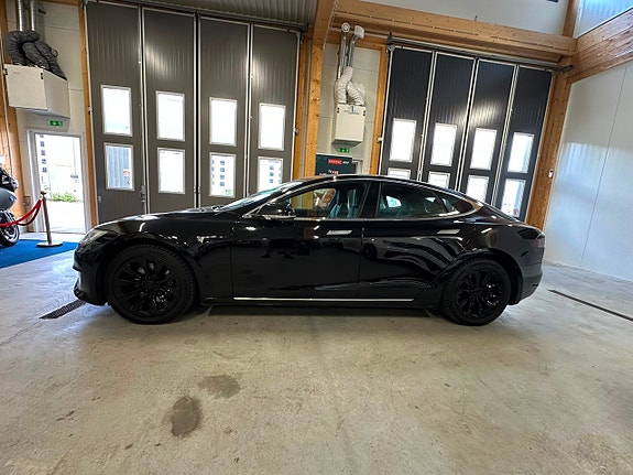 Tesla Model S 3 of 20