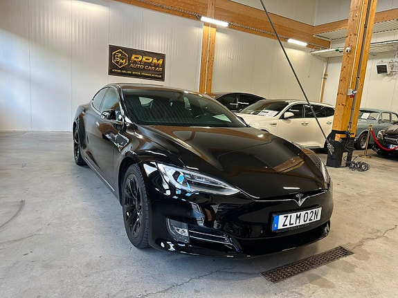 Tesla Model S 2 of 20