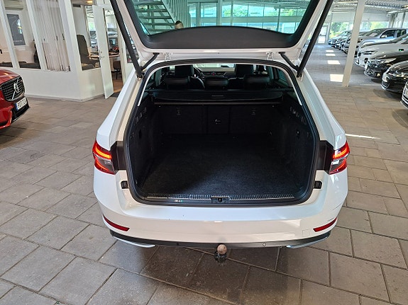 Skoda Superb 16 of 26