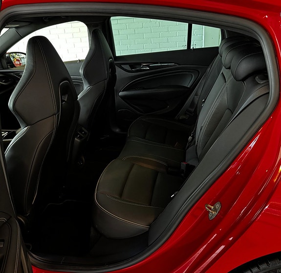 Opel Insignia 12 of 25