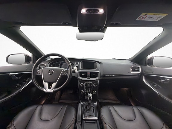Volvo V40 Cross Country 13 of 30
