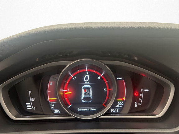 Volvo V40 Cross Country 18 of 30