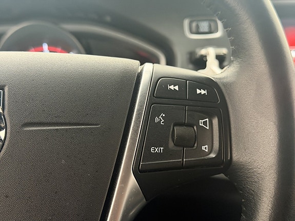 Volvo V40 Cross Country 20 of 30
