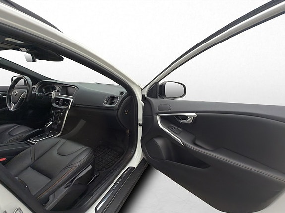 Volvo V40 Cross Country 16 of 30