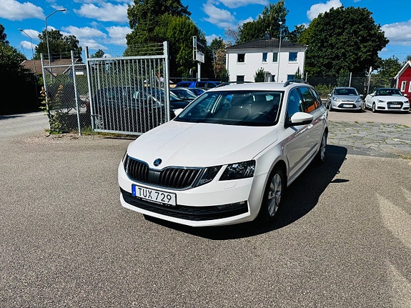 Skoda Octavia 2 of 25