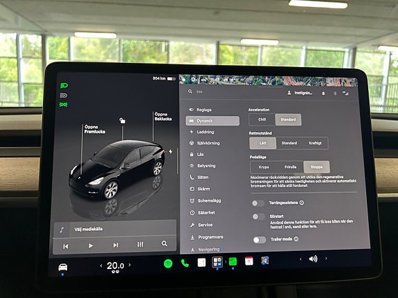Tesla Model Y 18 of 23
