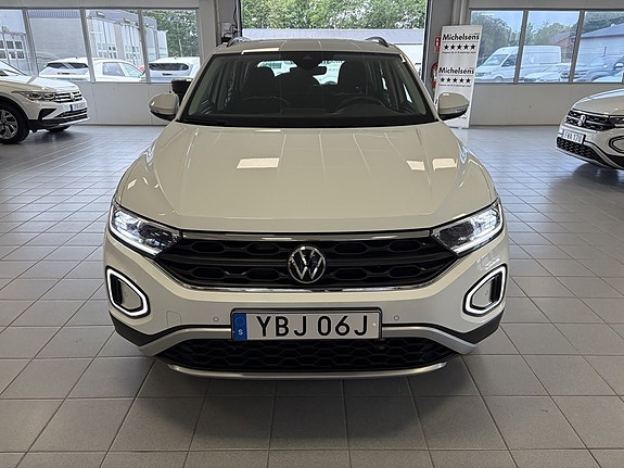 Volkswagen T-Roc 2 of 10