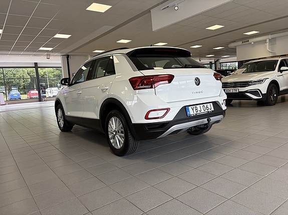 Volkswagen T-Roc 7 of 10