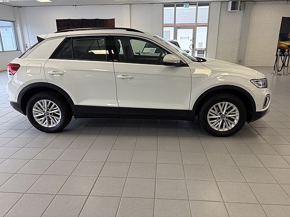Volkswagen T-Roc 4 of 10