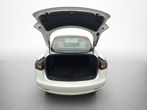 Tesla Model 3 9 of 30